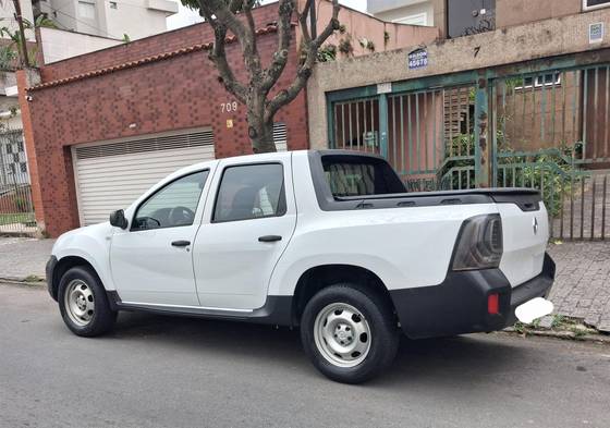 RENAULT OROCH 1.6 16V SCE FLEX INTENSE MANUAL RENAULT OROCH 1.6 16V SCE FLEX INTENSE MANUAL